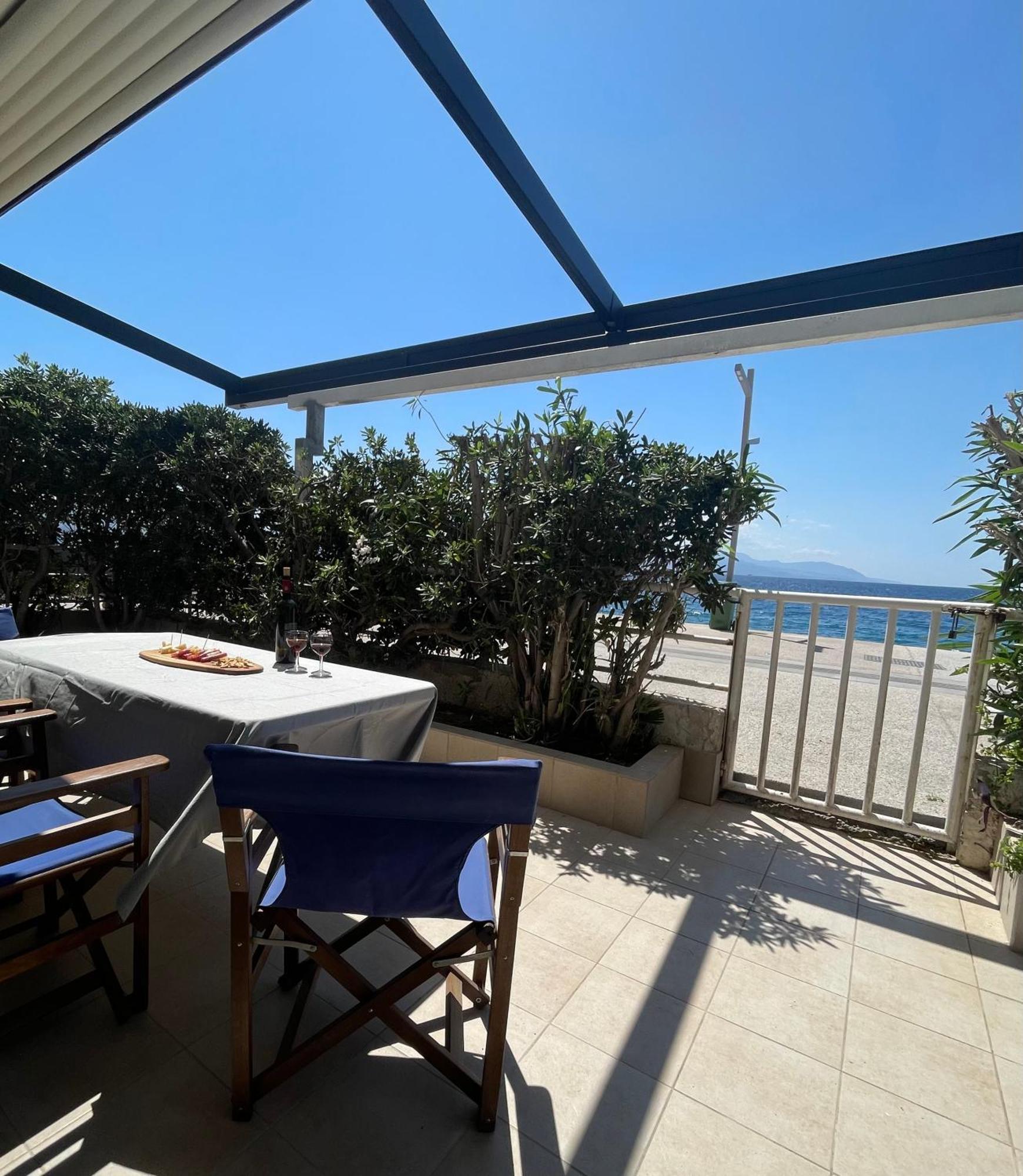 Sea La Vie - Beachfront Retreat Loutraki  Luaran gambar